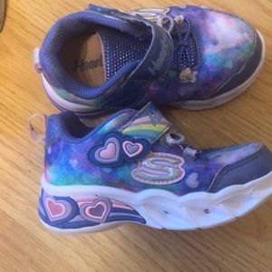 Preowned Toddler girl Sneakers lights up shoes size 5 Excellent